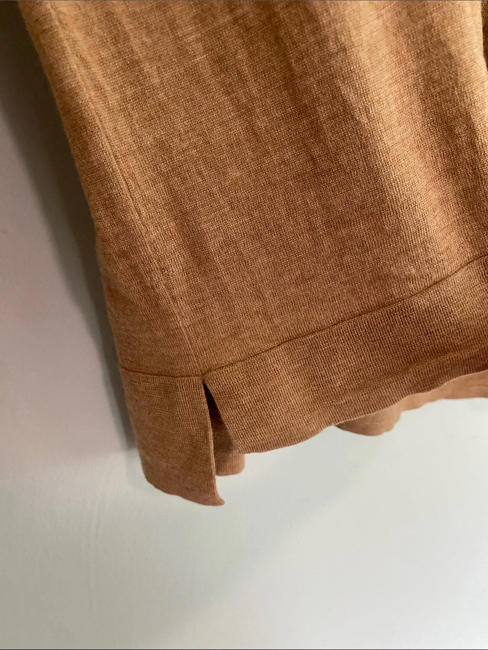 J. Crew Women's V-Neck Sweater in Camel Tan Size XS 100% Merino Wool